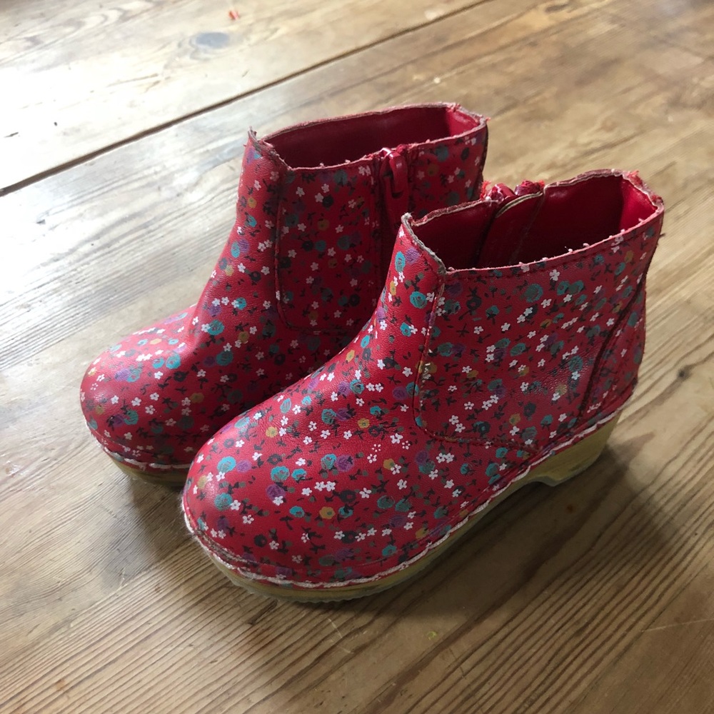 Genuine Kids (Target) Boots sz 8 toddler